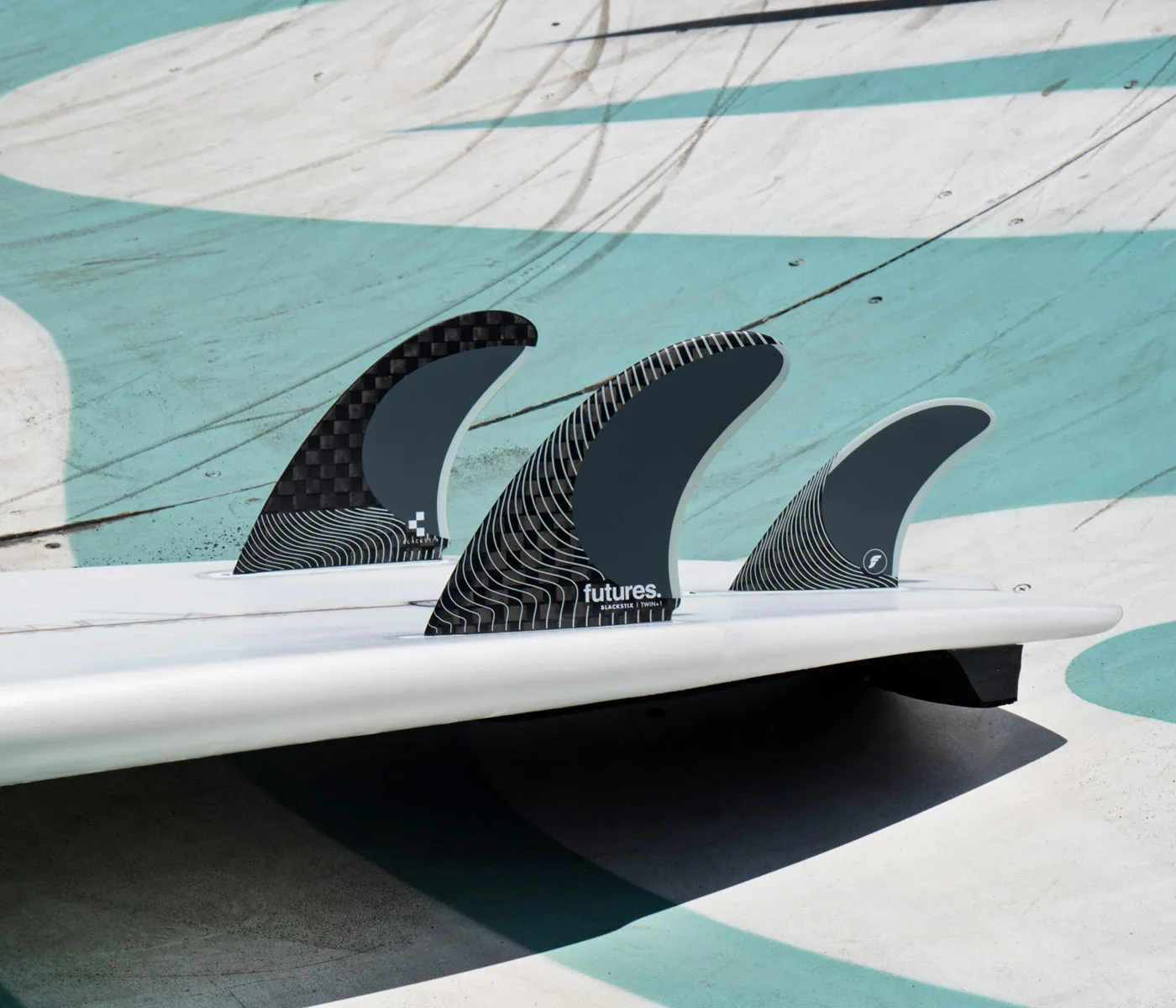 Futures Surfboard Fins Blackstix Twin+1 Fins - Image 3