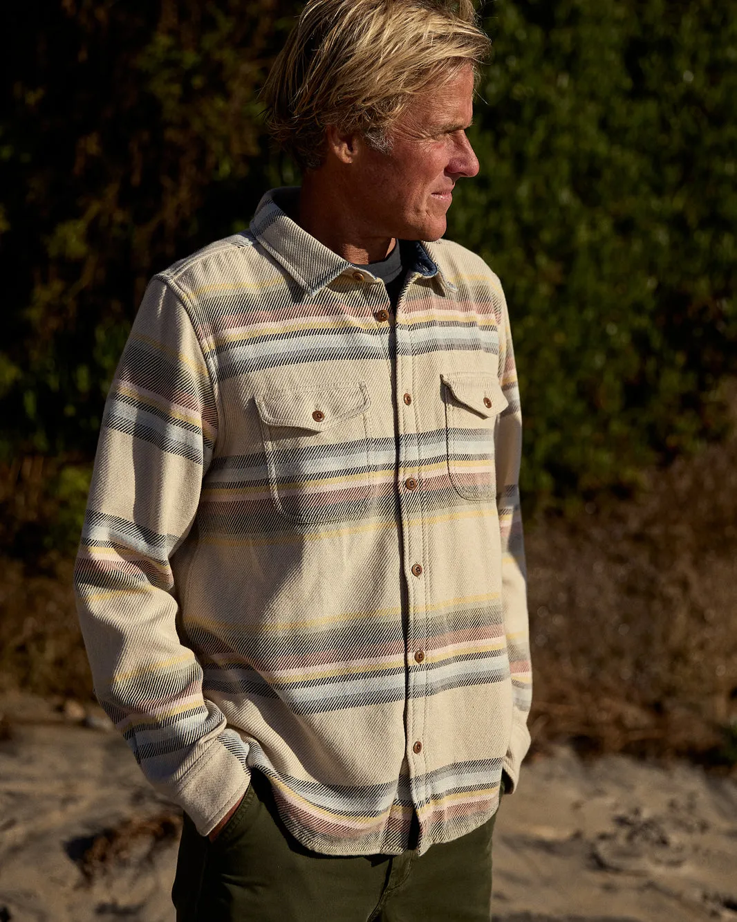 Outerknown Mens Shirt Blanket - Image 12