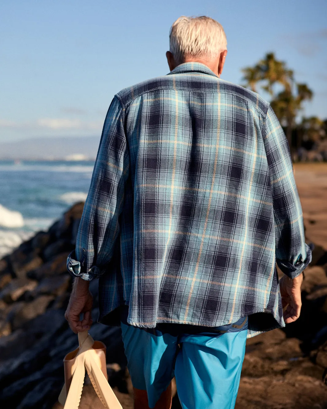 Outerknown Mens Shirt Blanket - Image 18