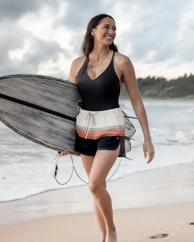 Outerknown Womens Shorts Zuma Volley - Image 26