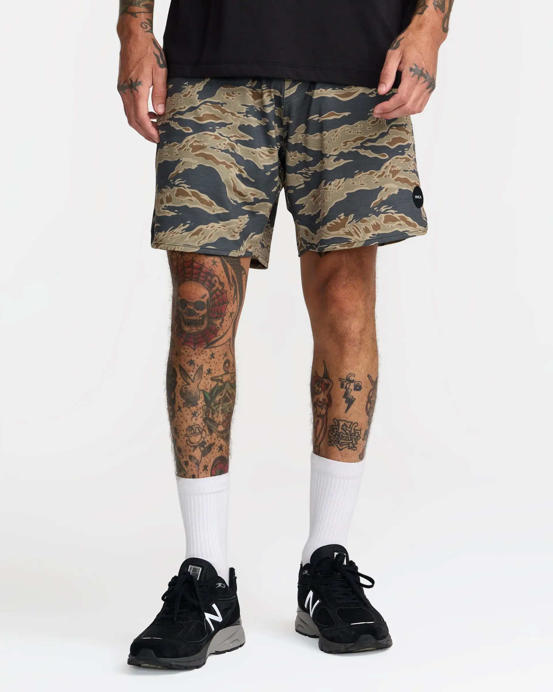 RVCA Mens Shorts Yogger Recover 17" - Image 2