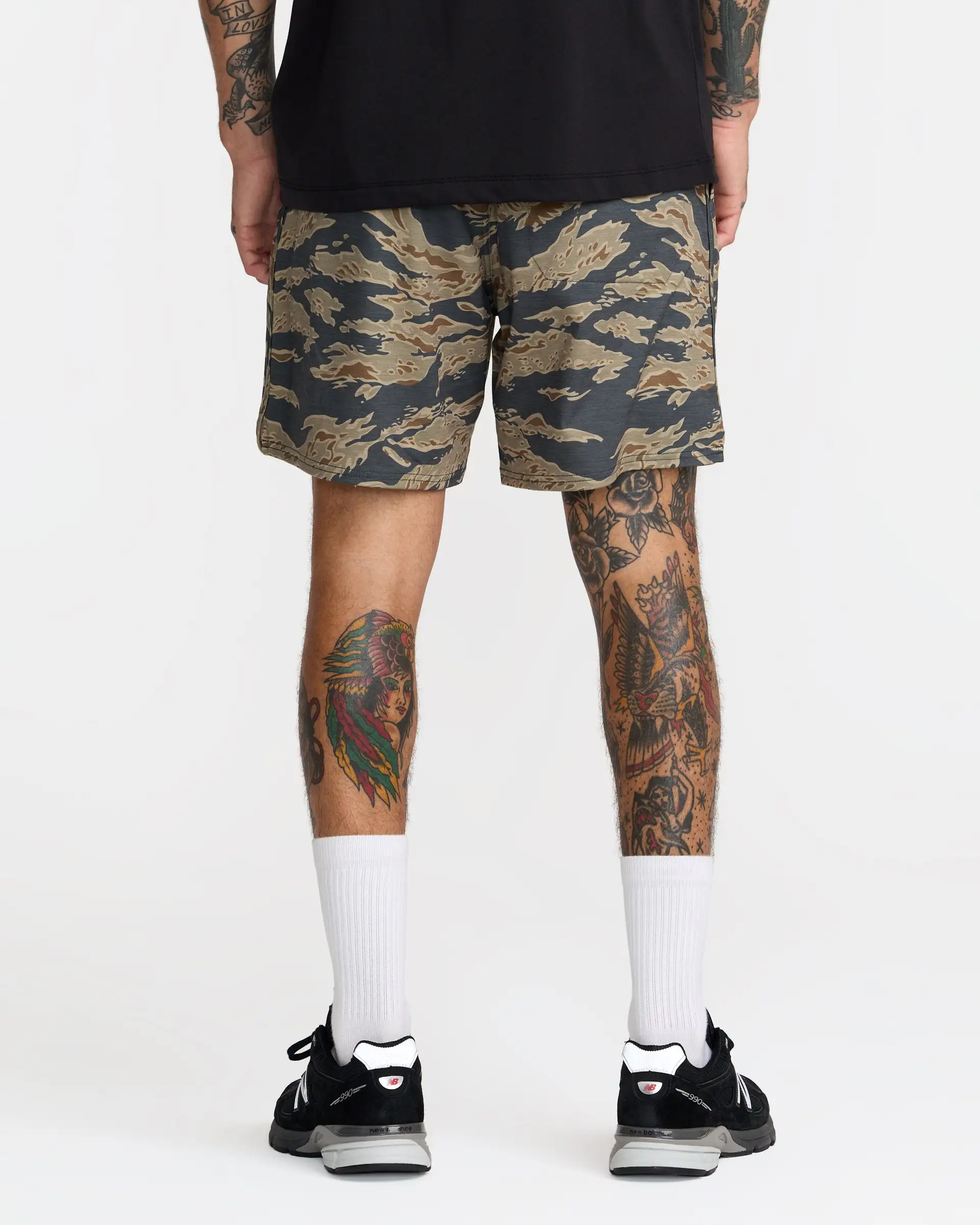 RVCA Mens Shorts Yogger Recover 17" - Image 4