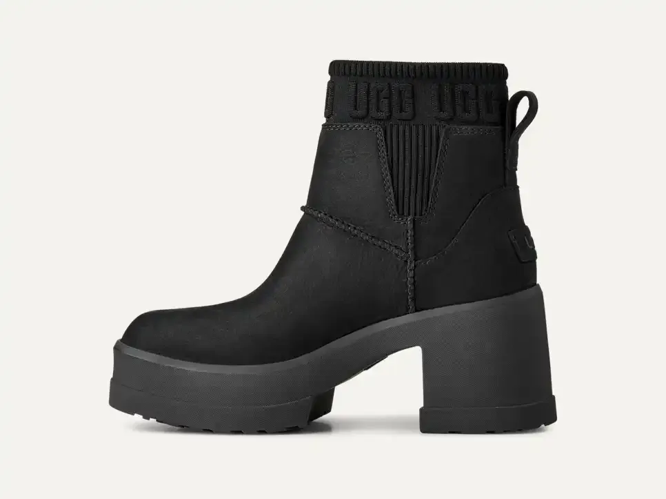 UGG™ Womens Boots Moxy Chelsea - Image 3
