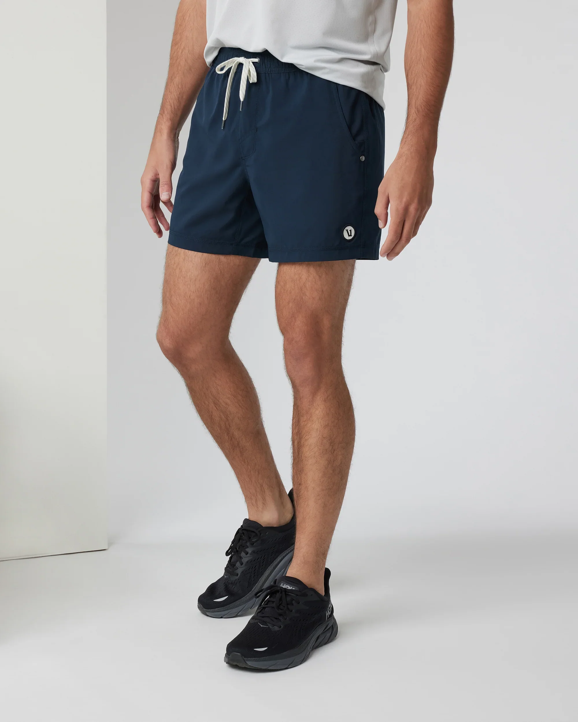 Vuori Mens Shorts Kore 5" - Image 10