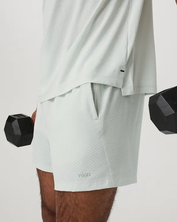 Vuori Mens Shorts Kore Breathe Short Lined 7" - Image 2