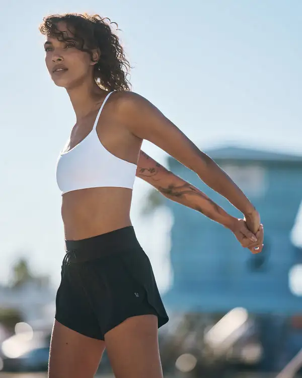 Vuori Womens Shorts Daily Speed Short 2.5" - Image 18