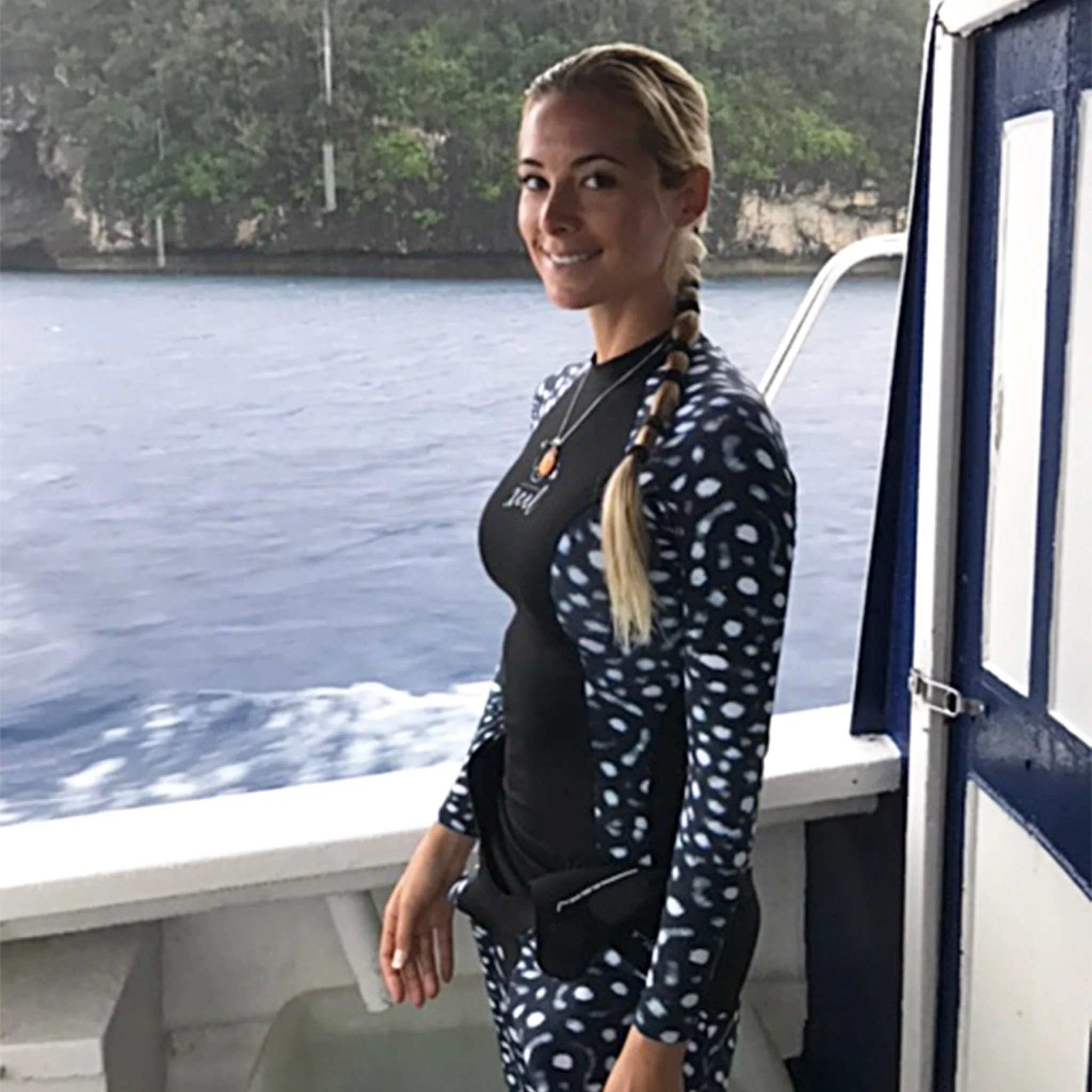 Xcel Women's Ocean Ramsey Water Inspired Premium Stretch Long Sleeve UV Top DS - Image 3